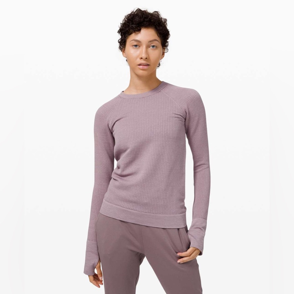 EUC Lululemon Rest Less Pullover
Bubble Dot Violet Verbena / Chrome Size 6